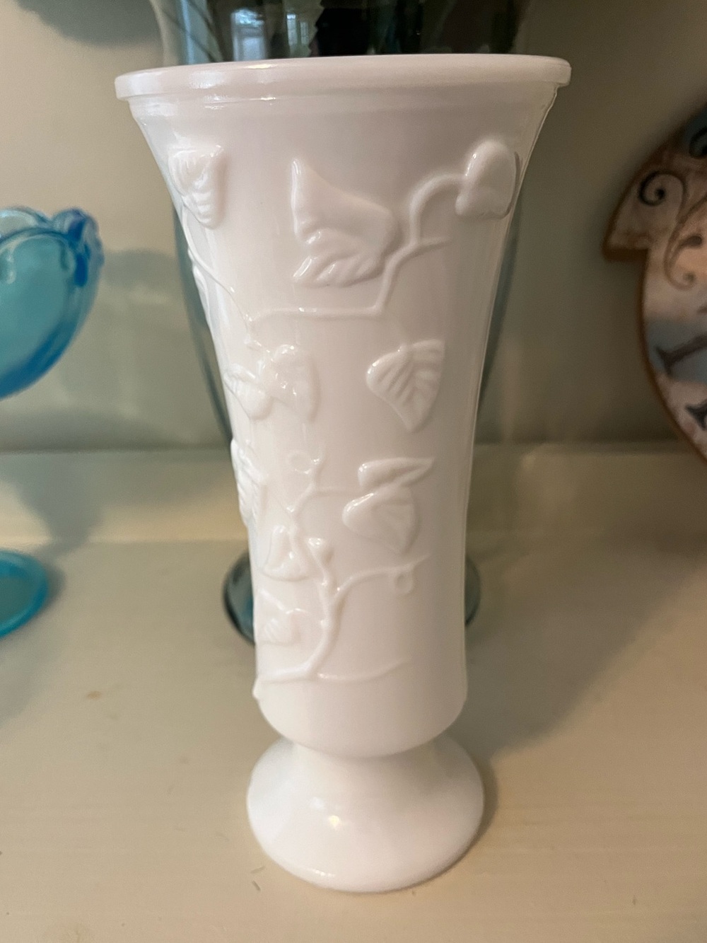 Classic White Embossed Milk Glass Vase Ivy Leaf Pattern - Picture 3 of 15